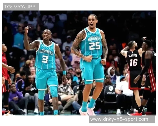 尼克斯全员发力半场领先黄蜂25分哈特表现出色三球状态低迷